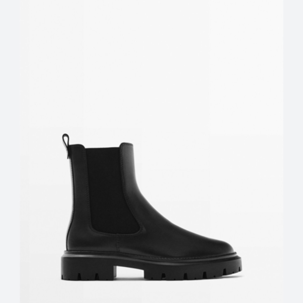 Chelsea boots with lambskin insole